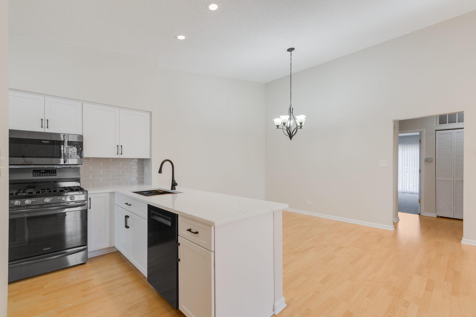 314 Whitewood Drive, Streamwood, IL 60107