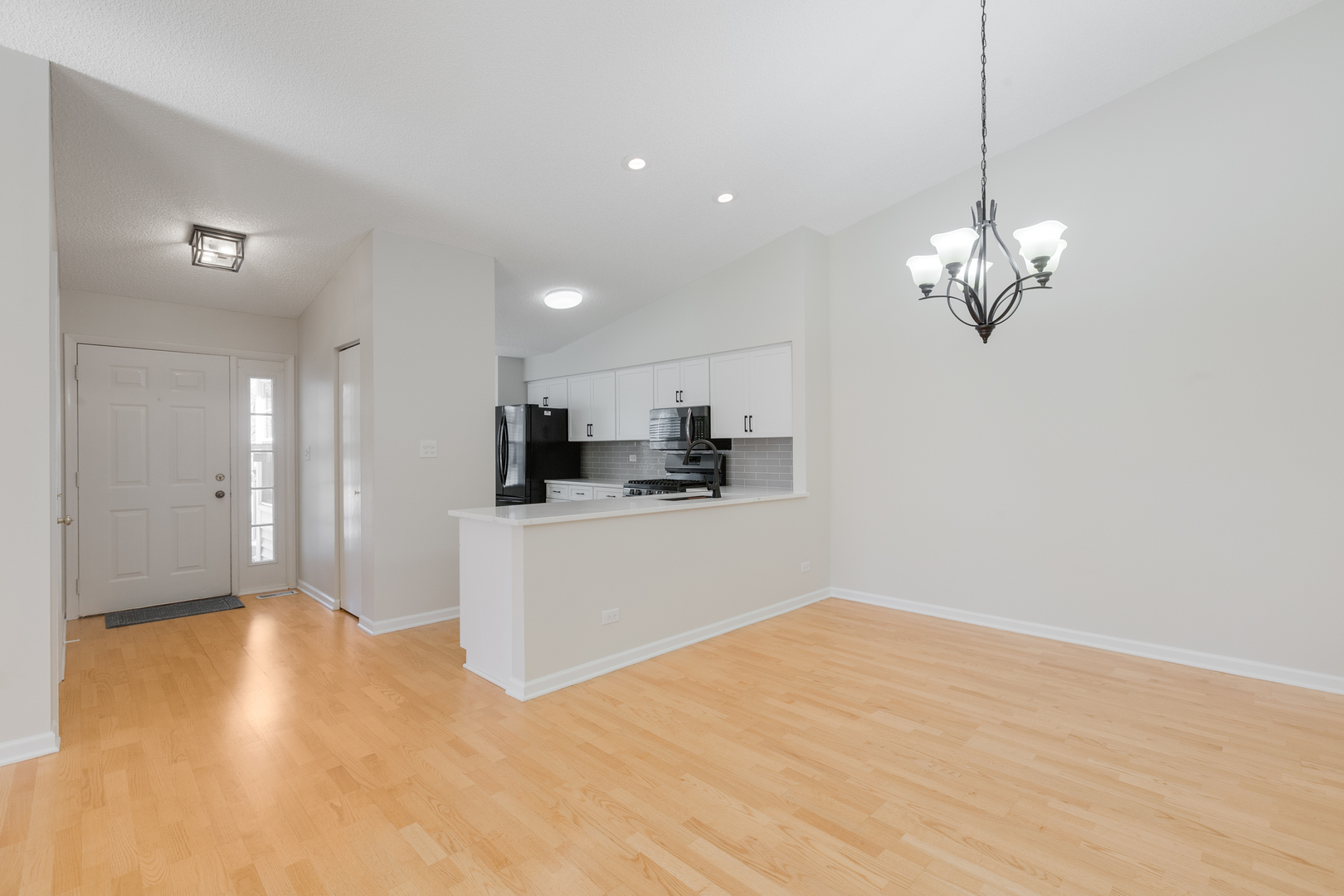 314 Whitewood Drive, Streamwood, IL 60107