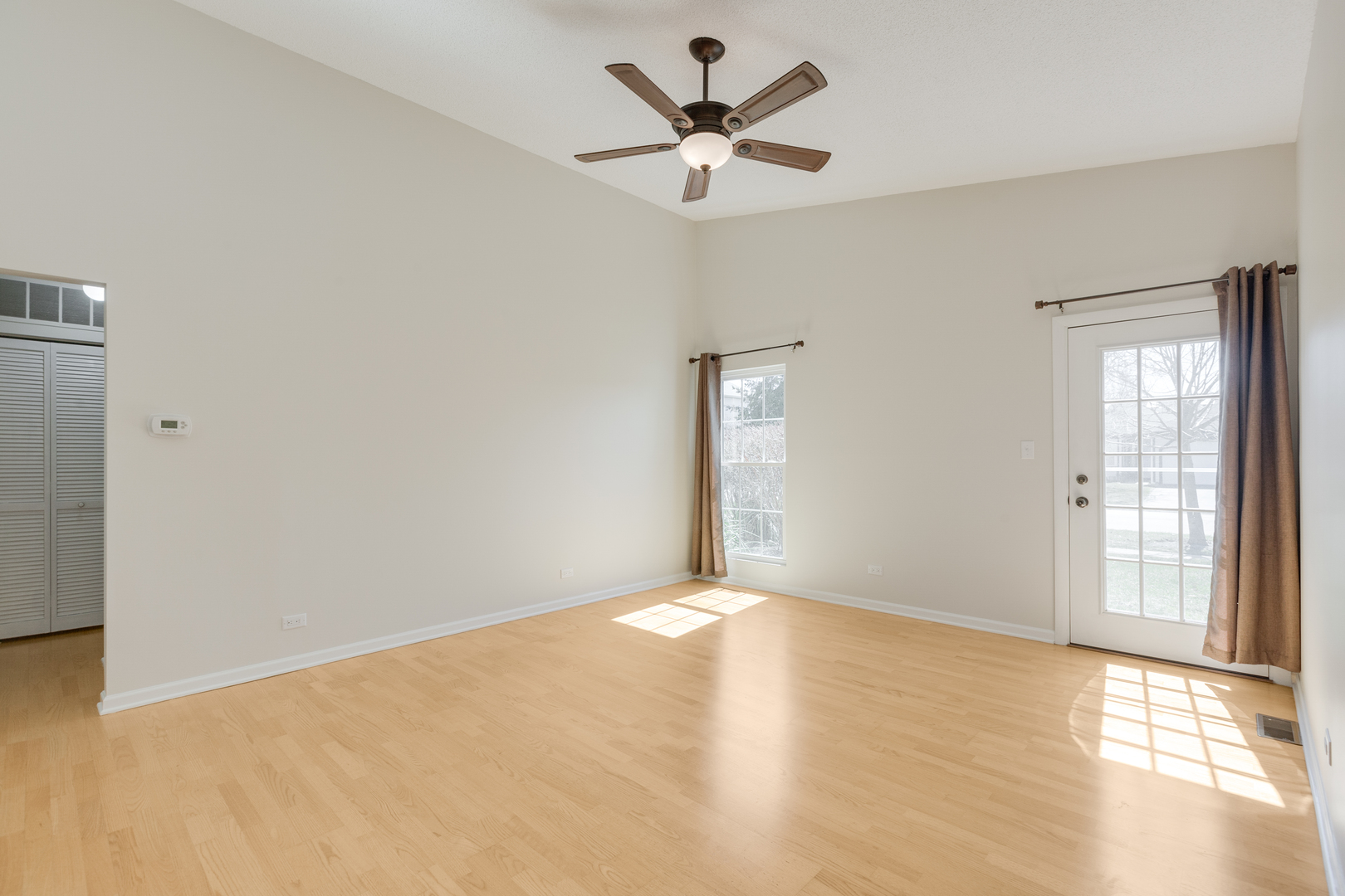 314 Whitewood Drive, Streamwood, IL 60107