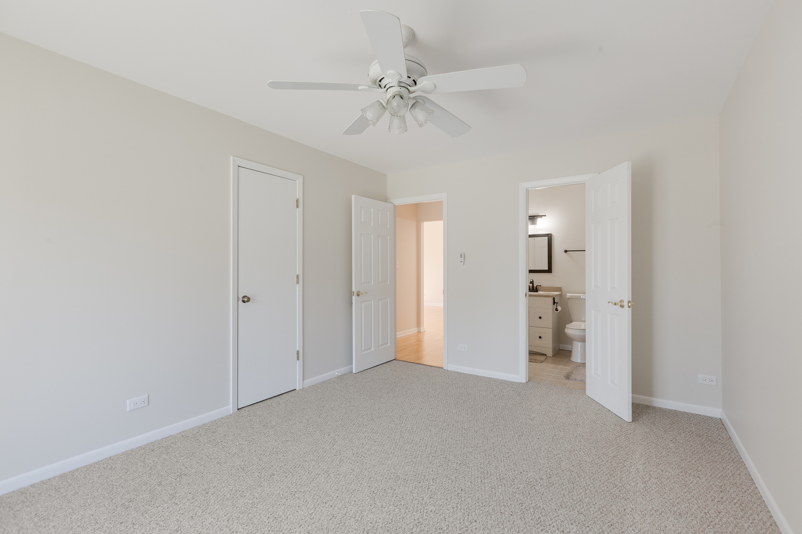 314 Whitewood Drive, Streamwood, IL 60107