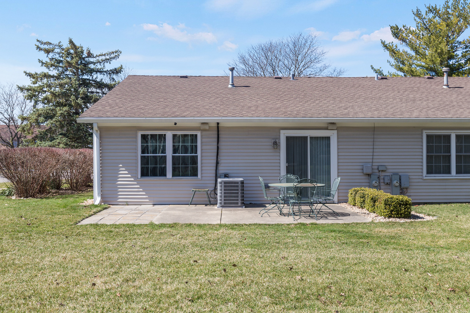 314 Whitewood Drive, Streamwood, IL 60107