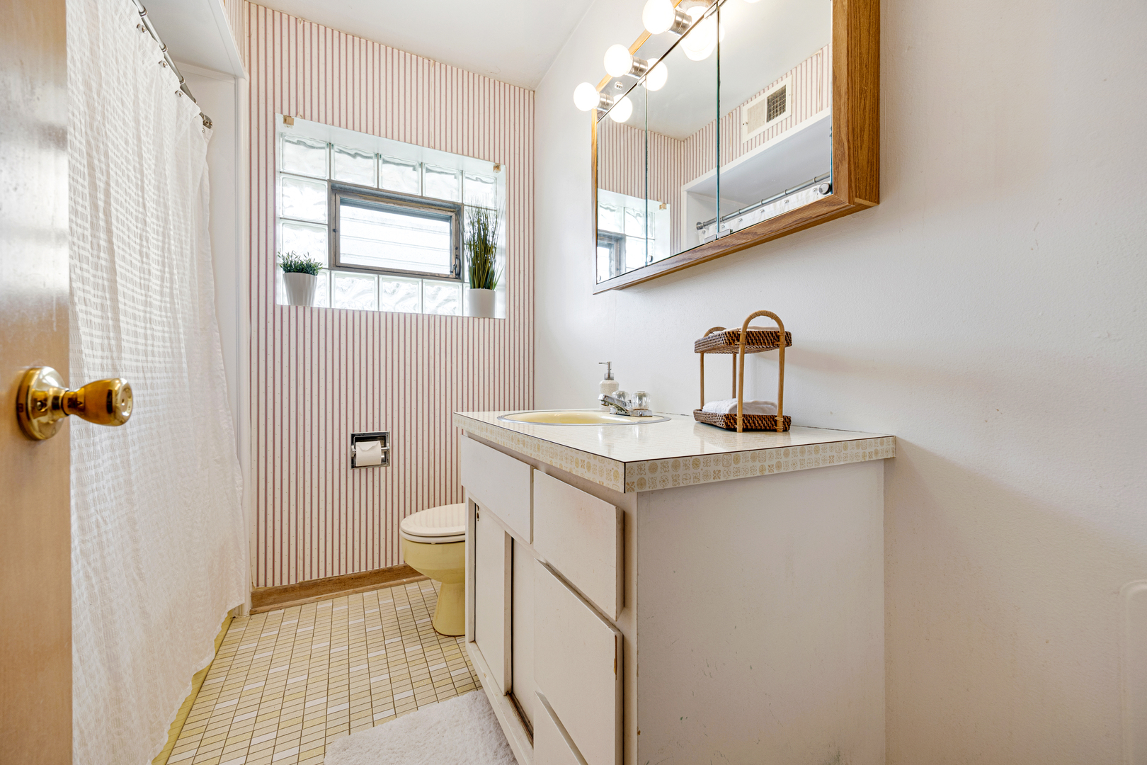 2701 Lee Street, Melrose Park, IL 60164