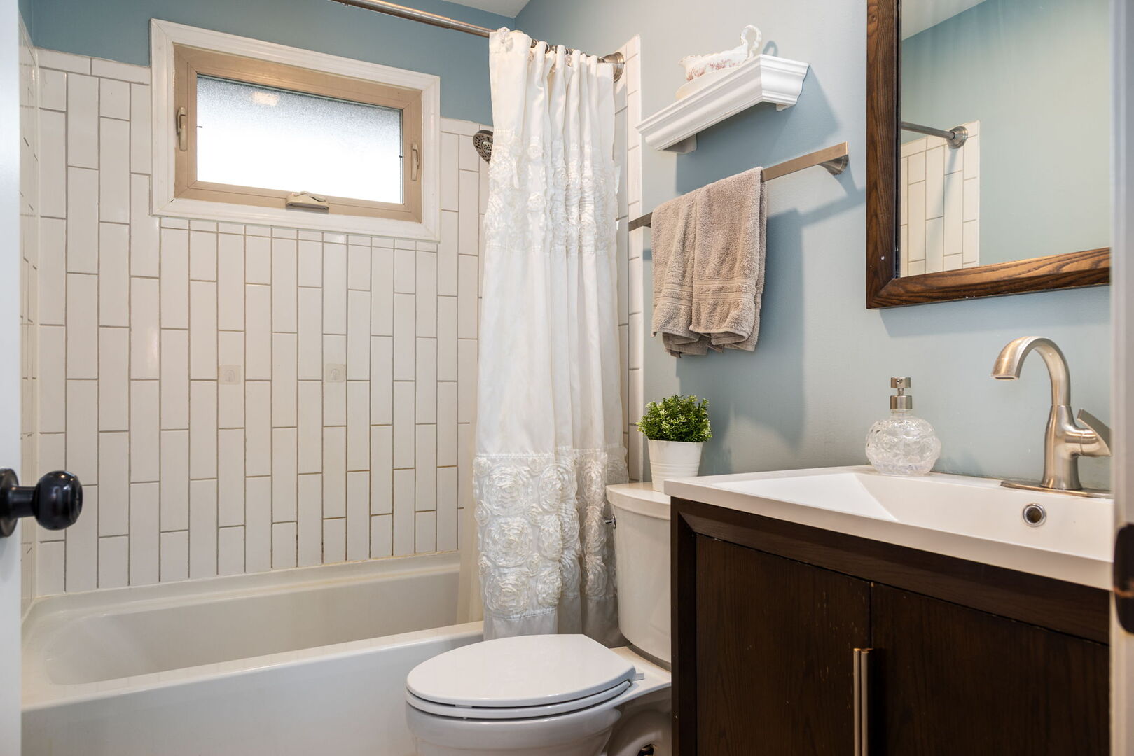 1N264 Darling Street, Carol Stream, IL 60188