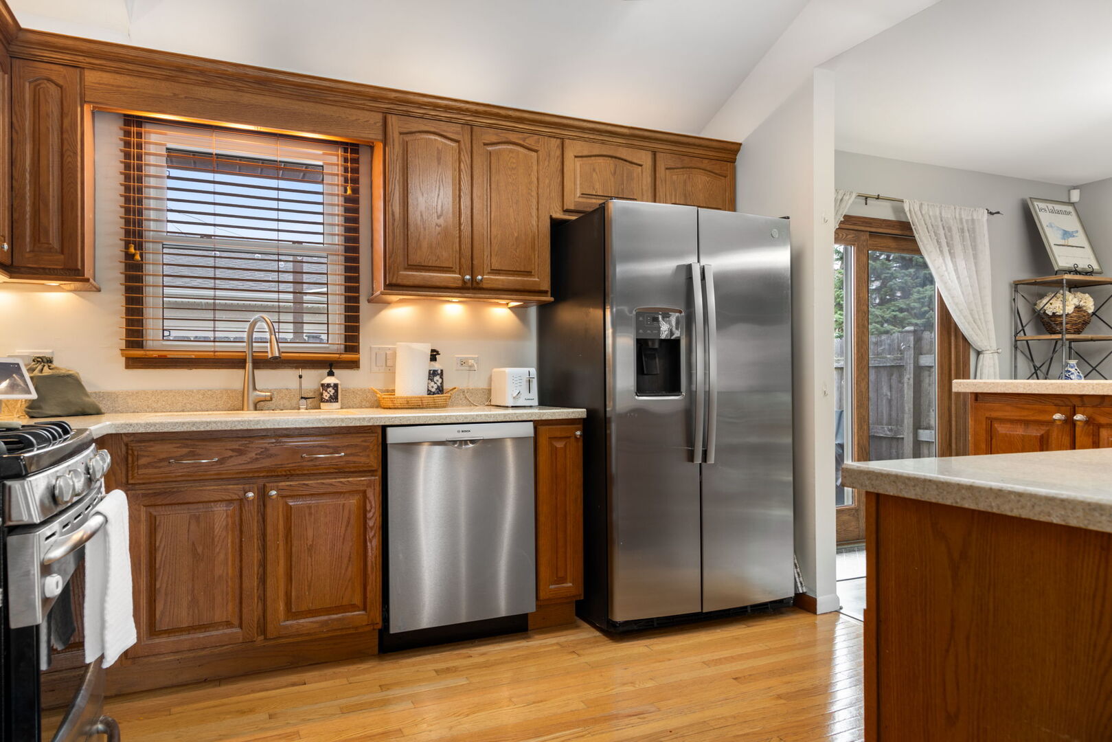 1N264 Darling Street, Carol Stream, IL 60188