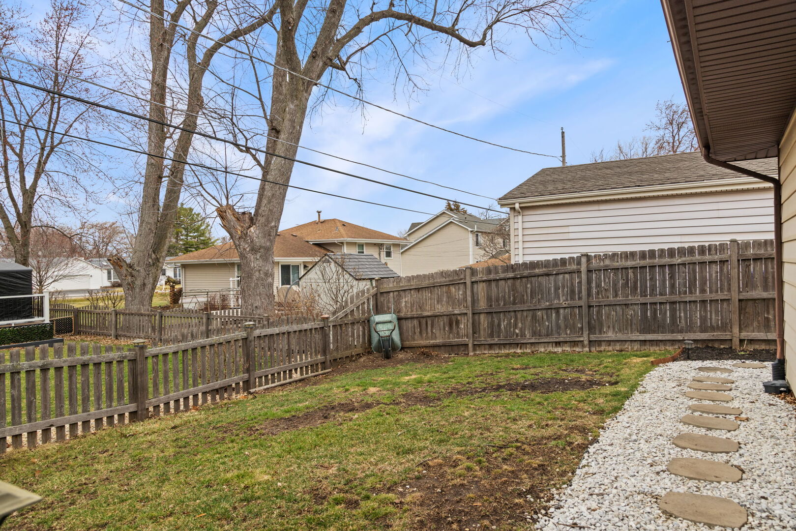 1N264 Darling Street, Carol Stream, IL 60188