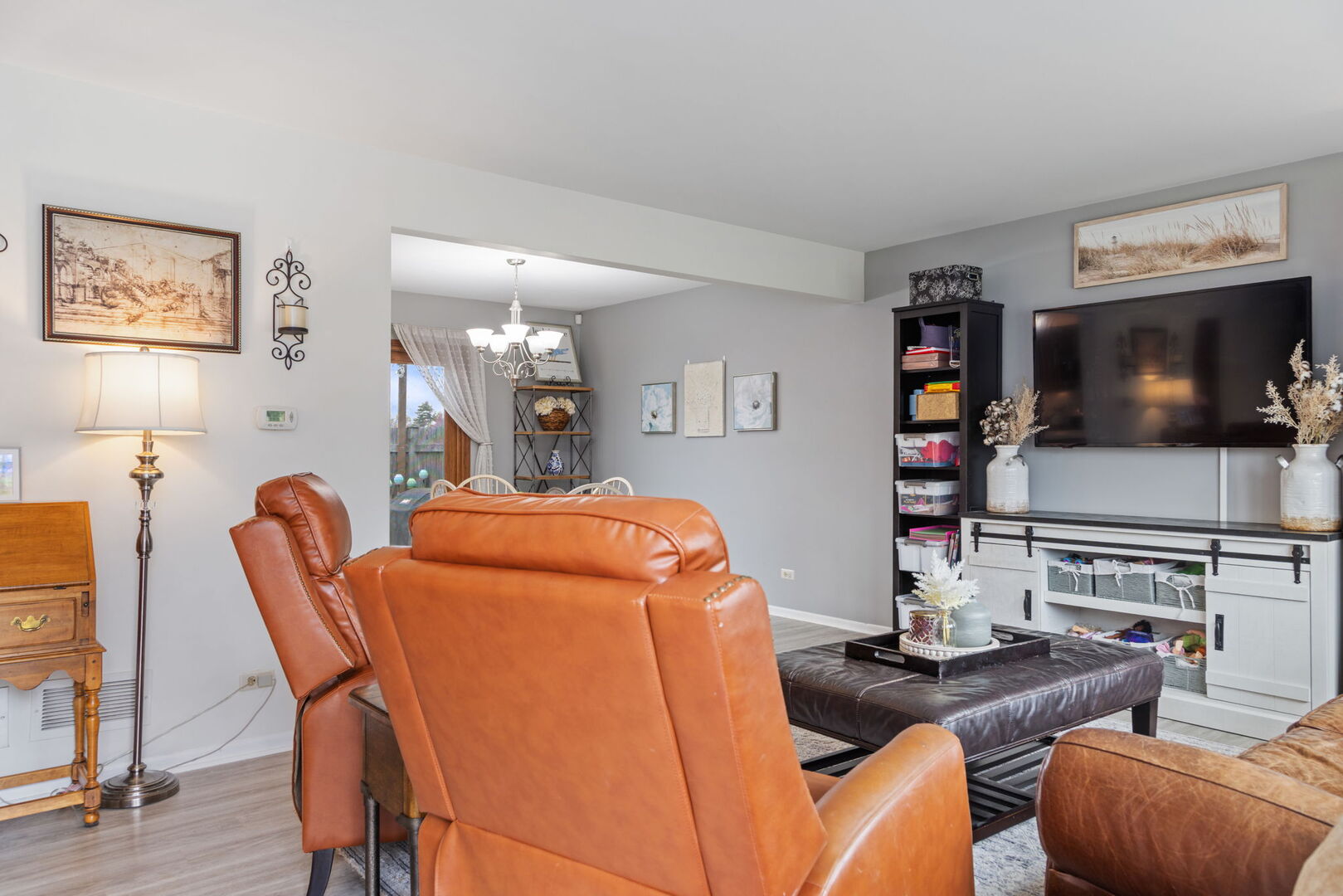 1N264 Darling Street, Carol Stream, IL 60188