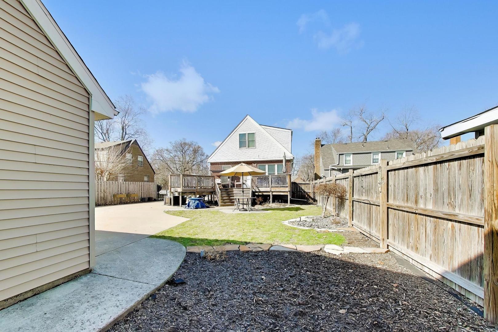 8039 Forest Avenue, Munster, IN 46321