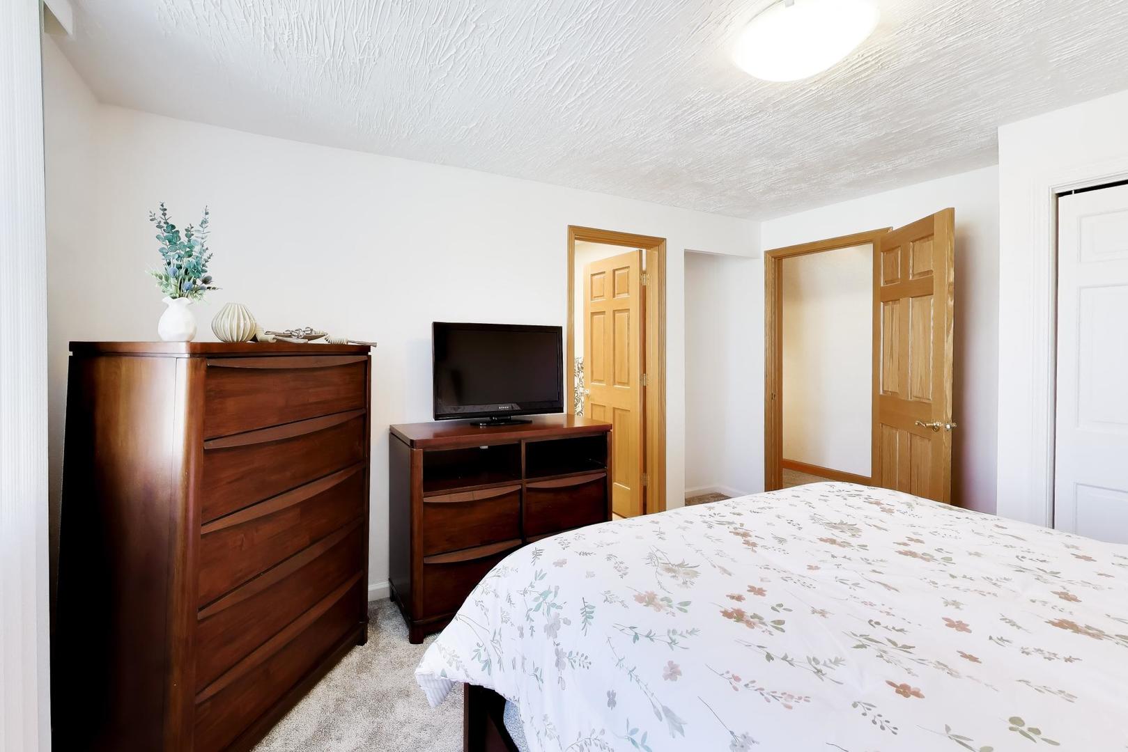 8039 Forest Avenue, Munster, IN 46321