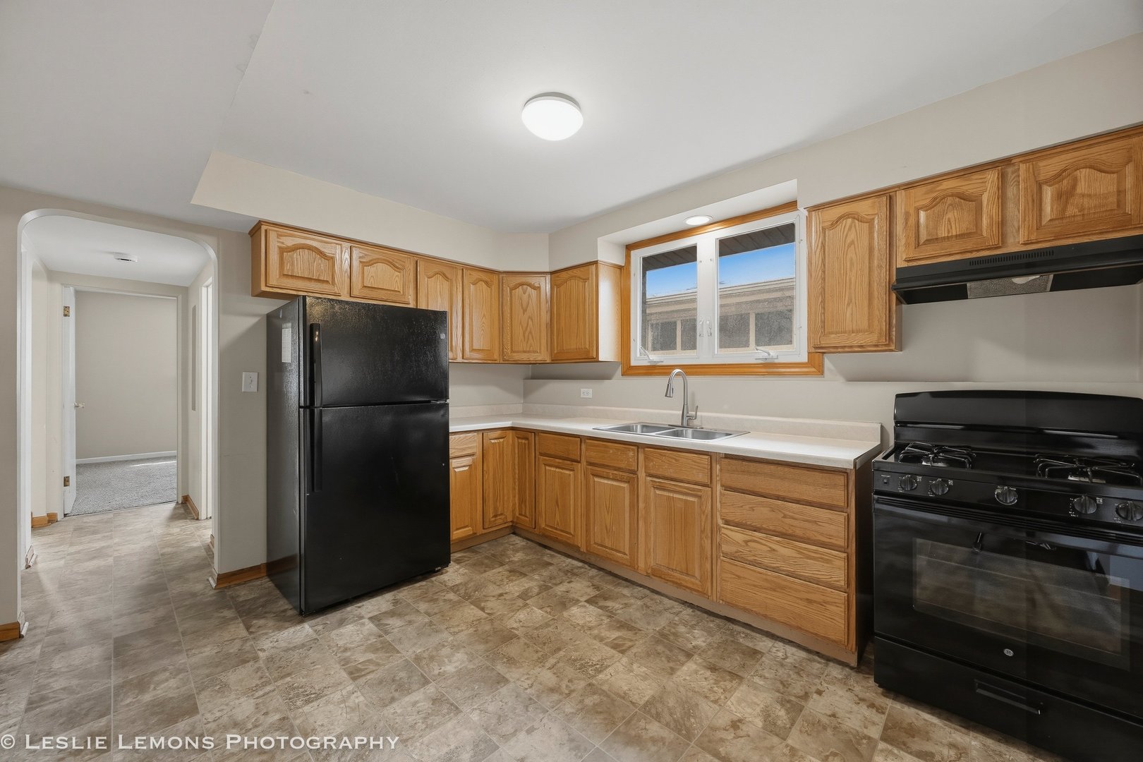 10142 S California Avenue, Evergreen Park, IL 60805