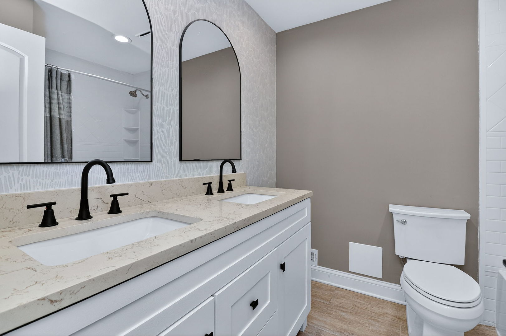 6020 Oakwood Drive #1L, Lisle, IL 60532