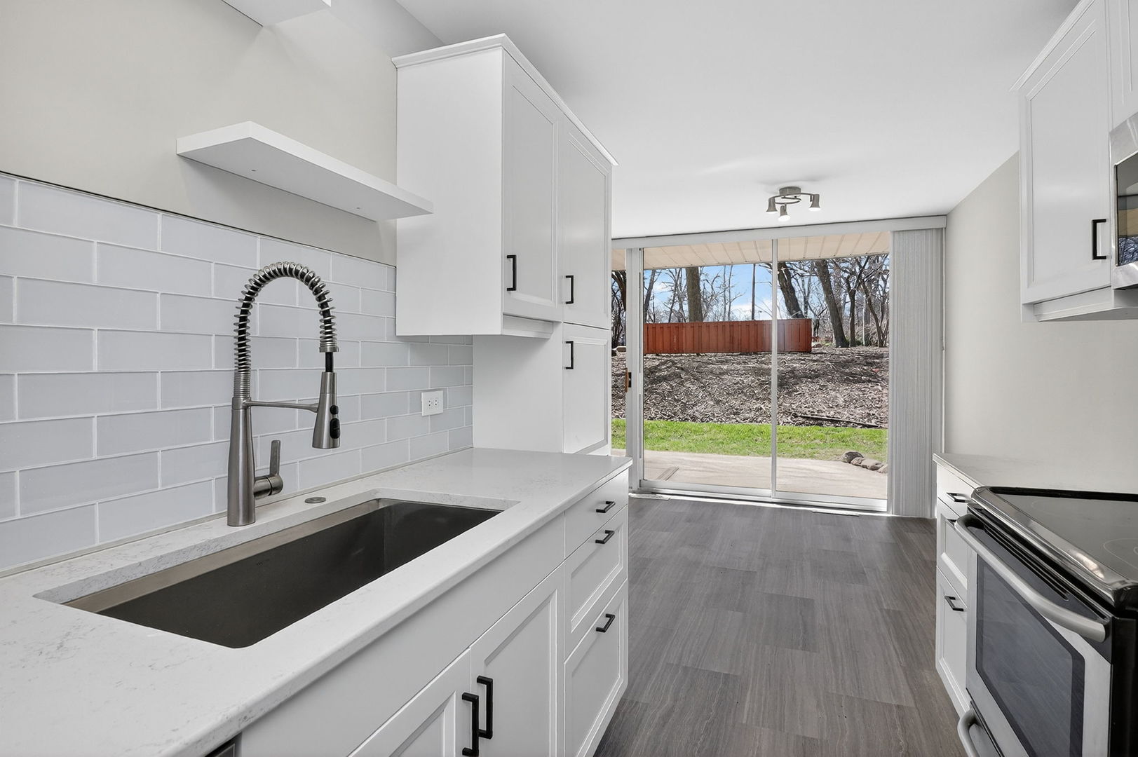 6020 Oakwood Drive #1L, Lisle, IL 60532