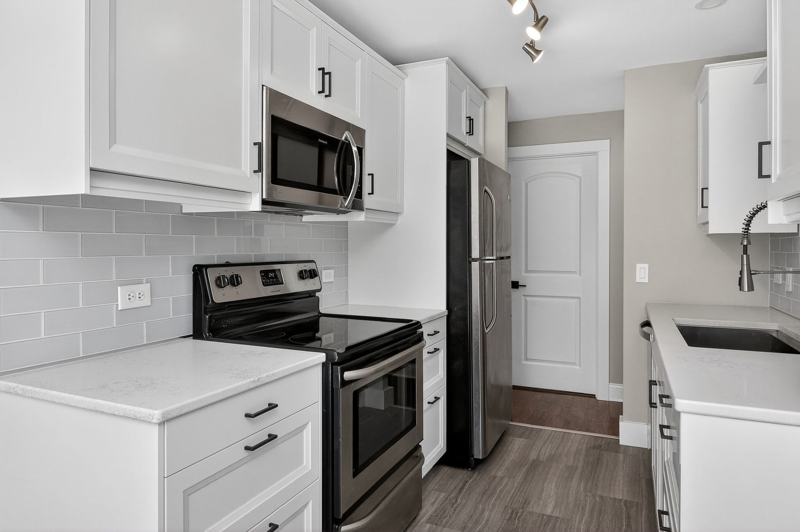 6020 Oakwood Drive #1L, Lisle, IL 60532