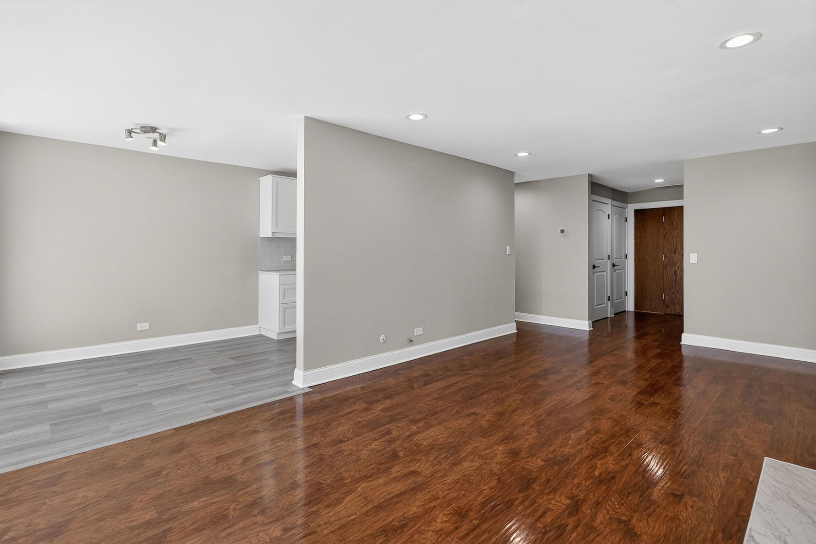 6020 Oakwood Drive #1L, Lisle, IL 60532