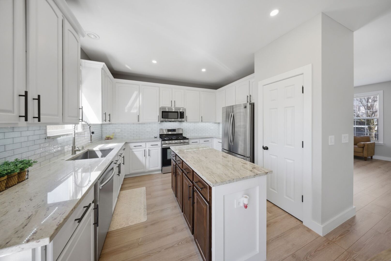 2547 Prairie Crossing Drive, Montgomery, IL 60538