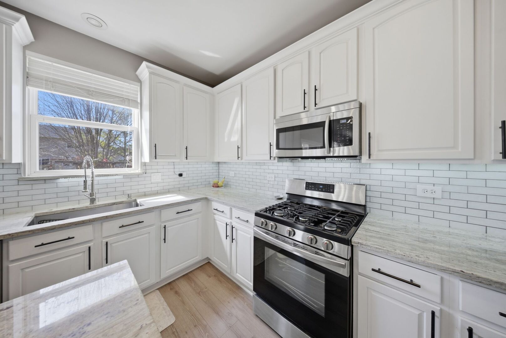 2547 Prairie Crossing Drive, Montgomery, IL 60538