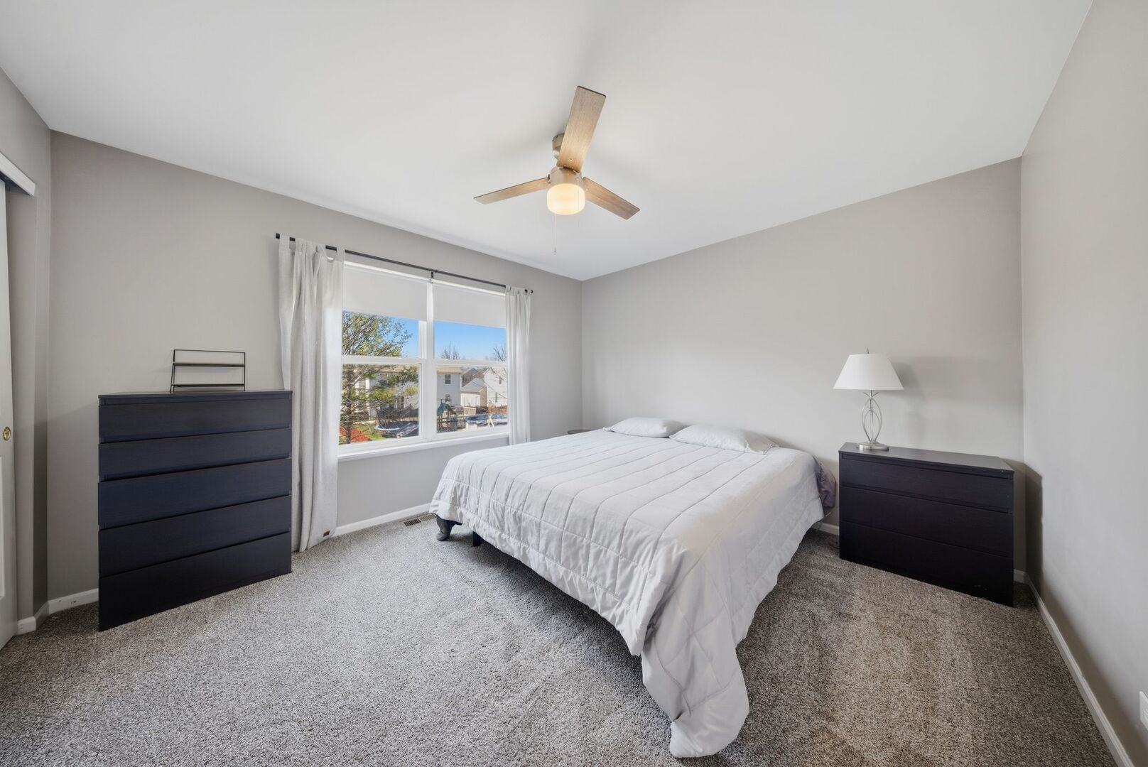 2547 Prairie Crossing Drive, Montgomery, IL 60538