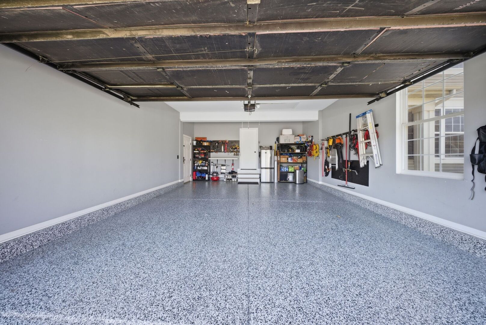 2547 Prairie Crossing Drive, Montgomery, IL 60538