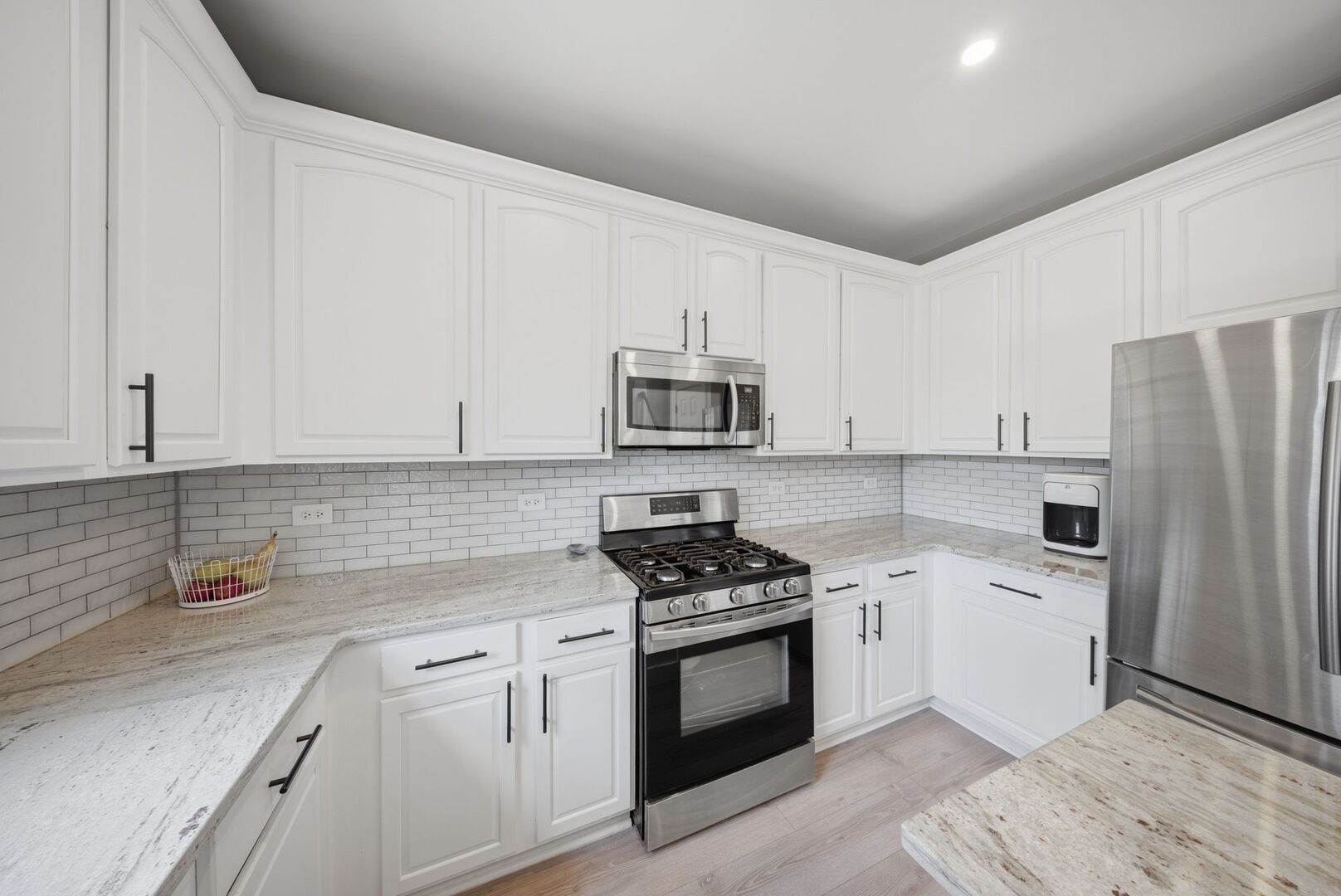 2547 Prairie Crossing Drive, Montgomery, IL 60538