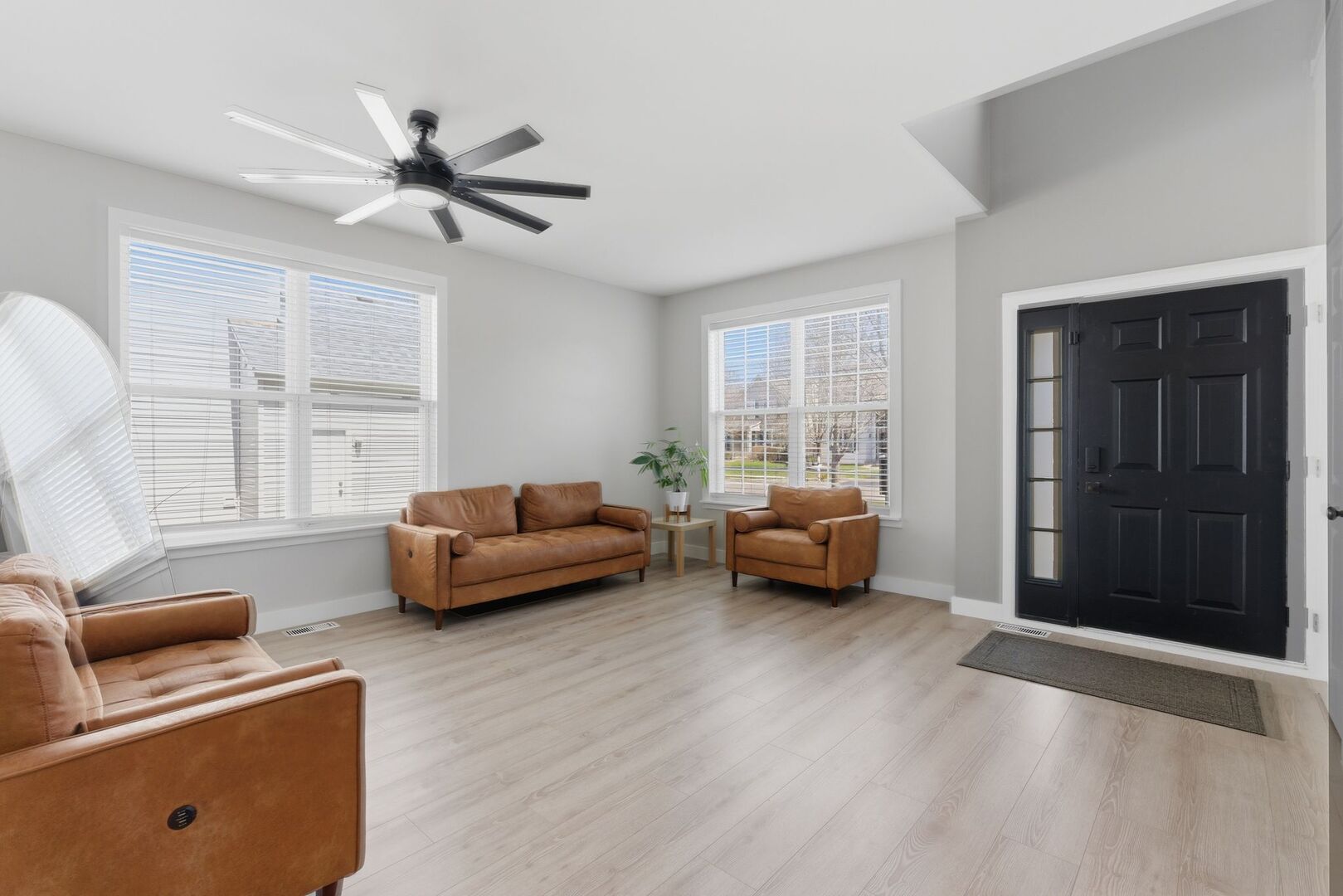 2547 Prairie Crossing Drive, Montgomery, IL 60538