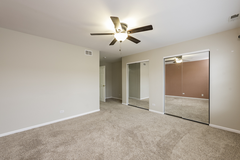 2879 Falling Waters Drive #2879, Lindenhurst, IL 60046