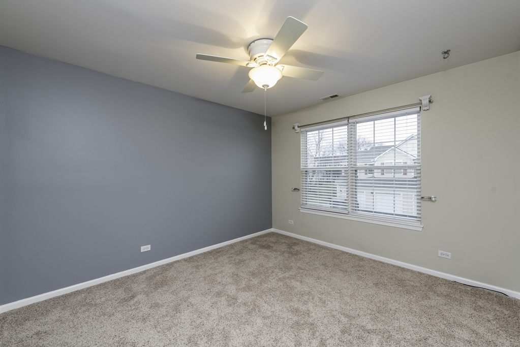 2879 Falling Waters Drive #2879, Lindenhurst, IL 60046