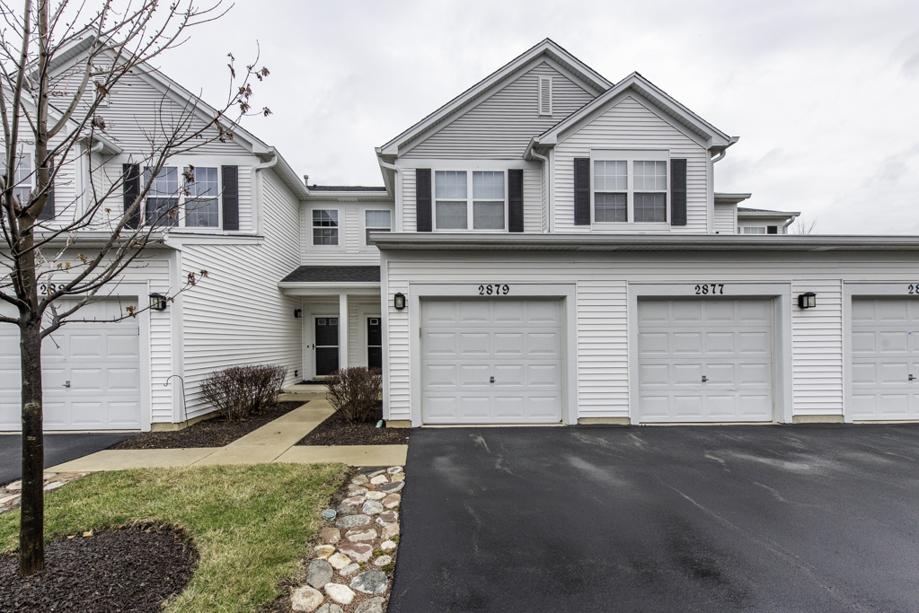 2879 Falling Waters Drive #2879, Lindenhurst, IL 60046