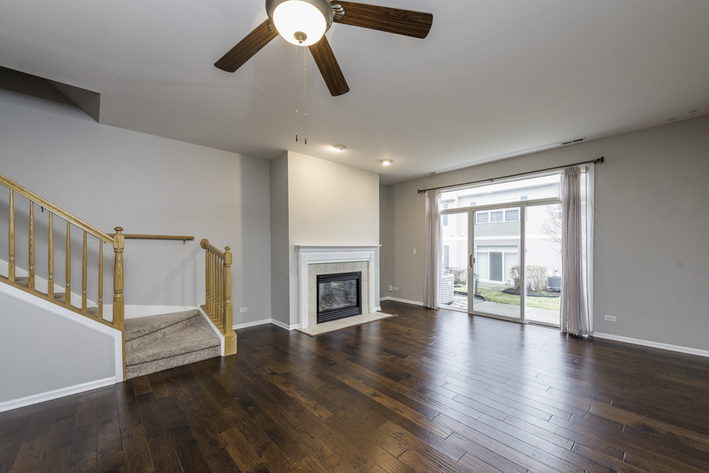 2879 Falling Waters Drive #2879, Lindenhurst, IL 60046