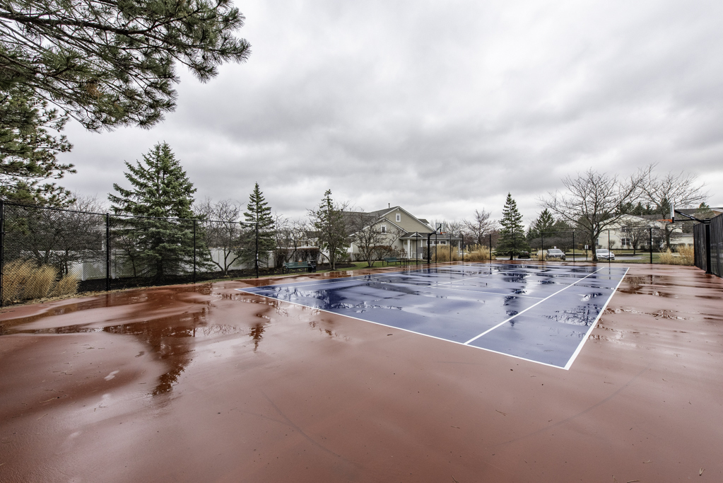 2879 Falling Waters Drive #2879, Lindenhurst, IL 60046