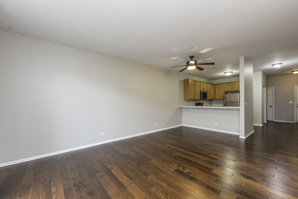 2879 Falling Waters Drive #2879, Lindenhurst, IL 60046