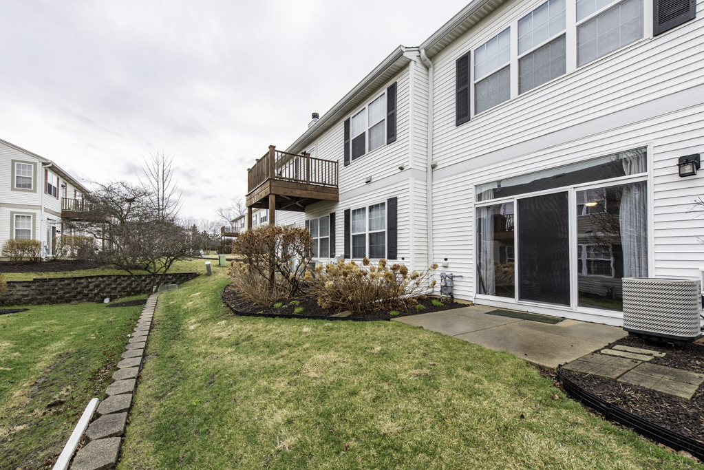 2879 Falling Waters Drive #2879, Lindenhurst, IL 60046