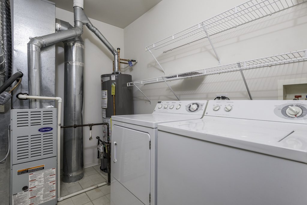 2879 Falling Waters Drive #2879, Lindenhurst, IL 60046