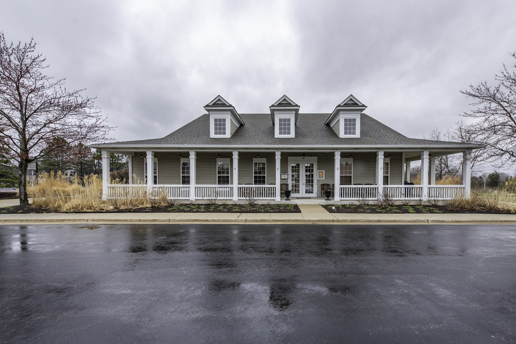 2879 Falling Waters Drive #2879, Lindenhurst, IL 60046