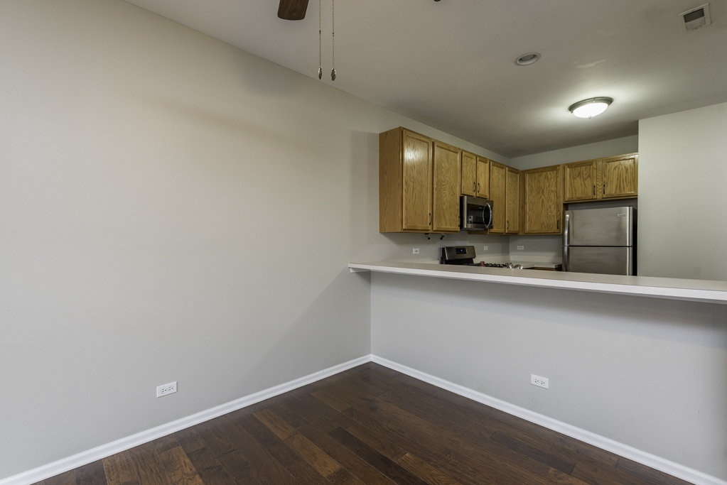 2879 Falling Waters Drive #2879, Lindenhurst, IL 60046