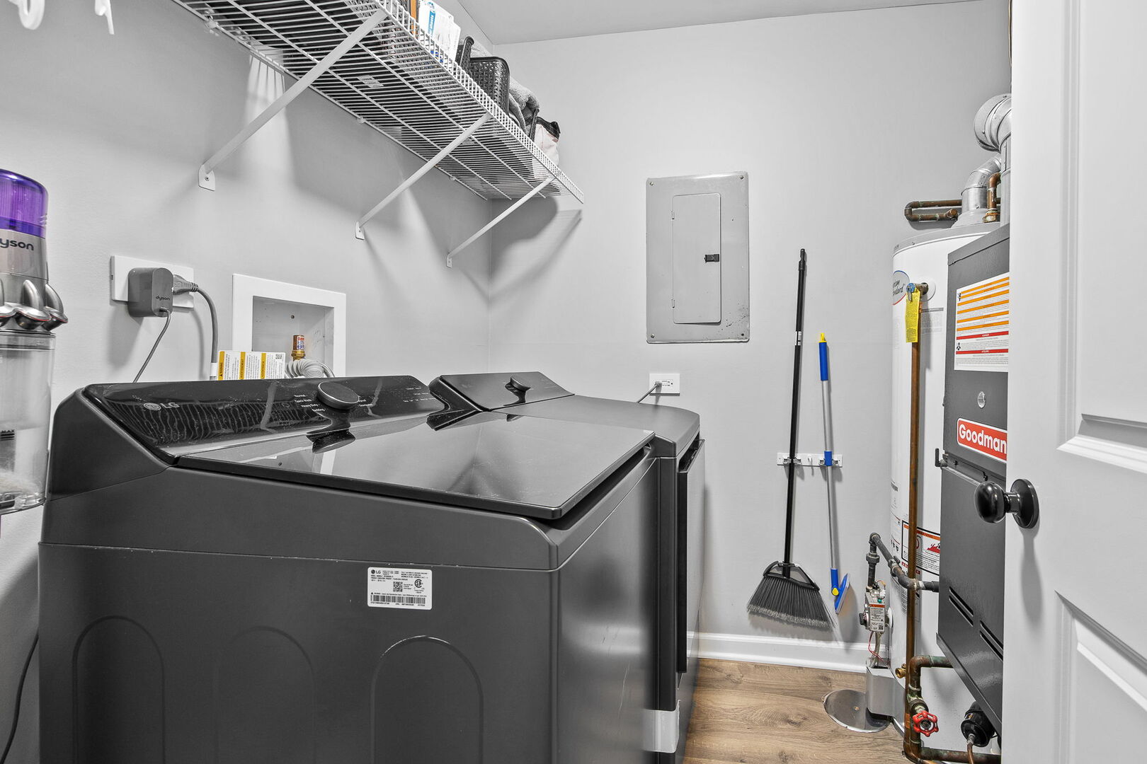 2153 Lancaster Circle #102B, Naperville, IL 60565