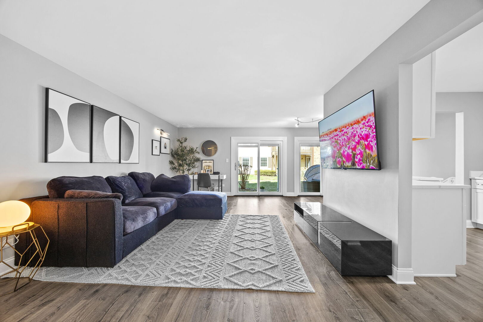 2153 Lancaster Circle #102B, Naperville, IL 60565