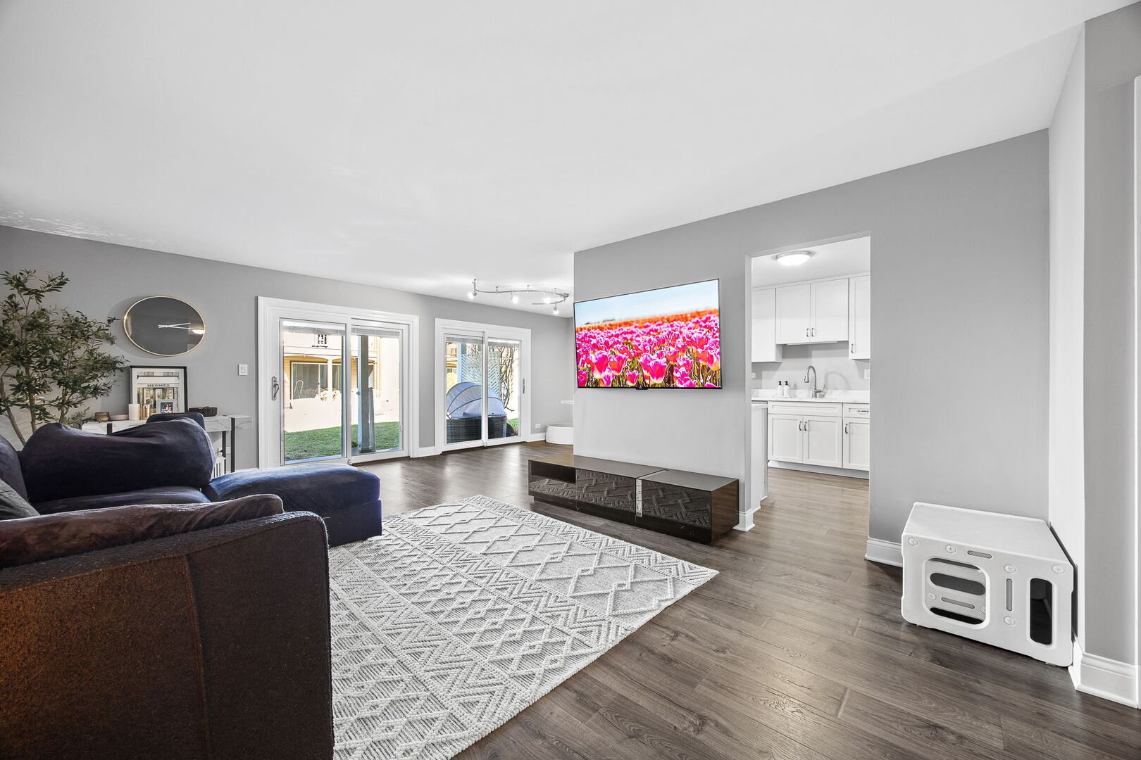 2153 Lancaster Circle #102B, Naperville, IL 60565