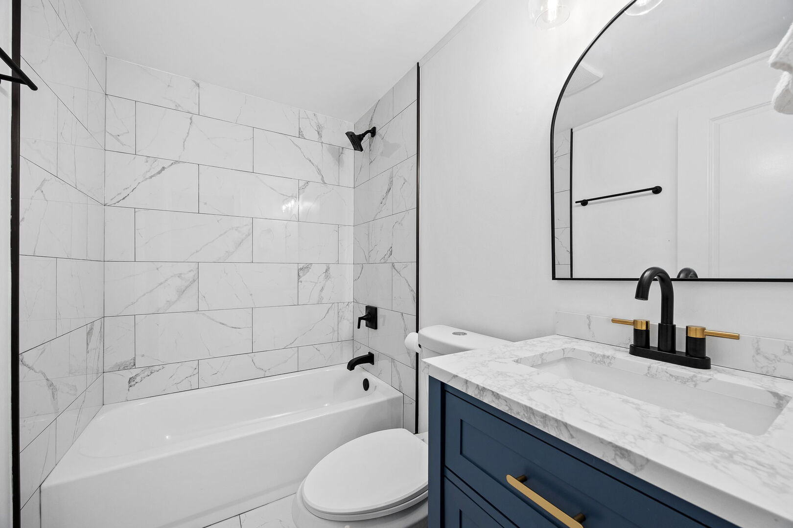 2153 Lancaster Circle #102B, Naperville, IL 60565