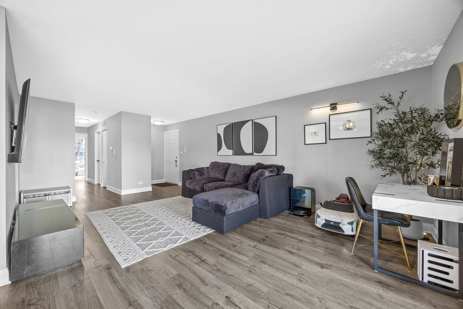 2153 Lancaster Circle #102B, Naperville, IL 60565