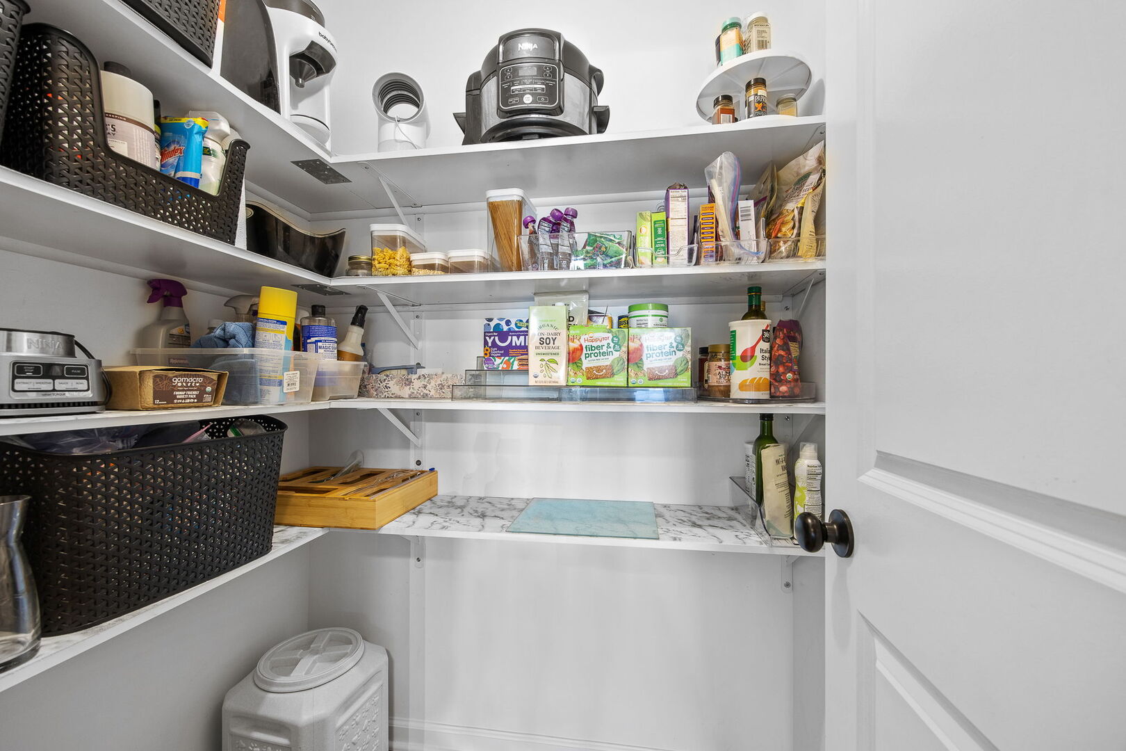 2153 Lancaster Circle #102B, Naperville, IL 60565