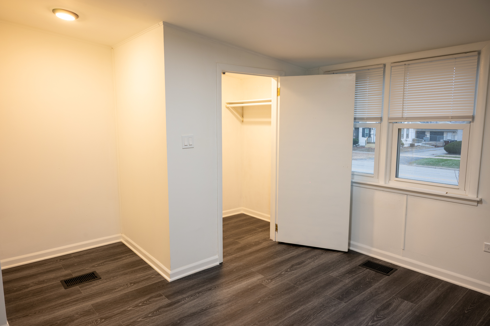 15915 Cottage Grove Avenue, South Holland, IL 60473