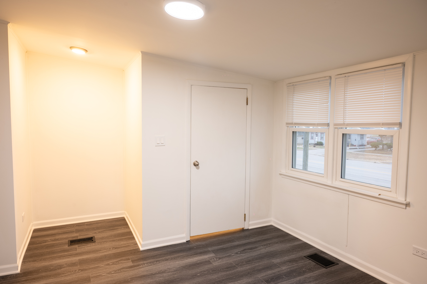 15915 Cottage Grove Avenue, South Holland, IL 60473