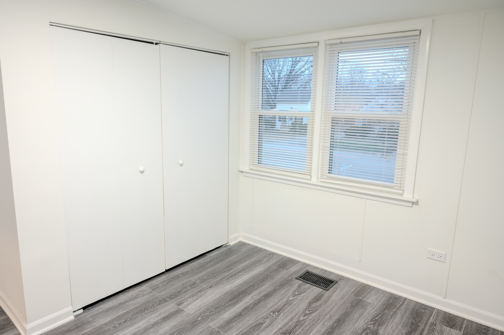 15915 Cottage Grove Avenue, South Holland, IL 60473