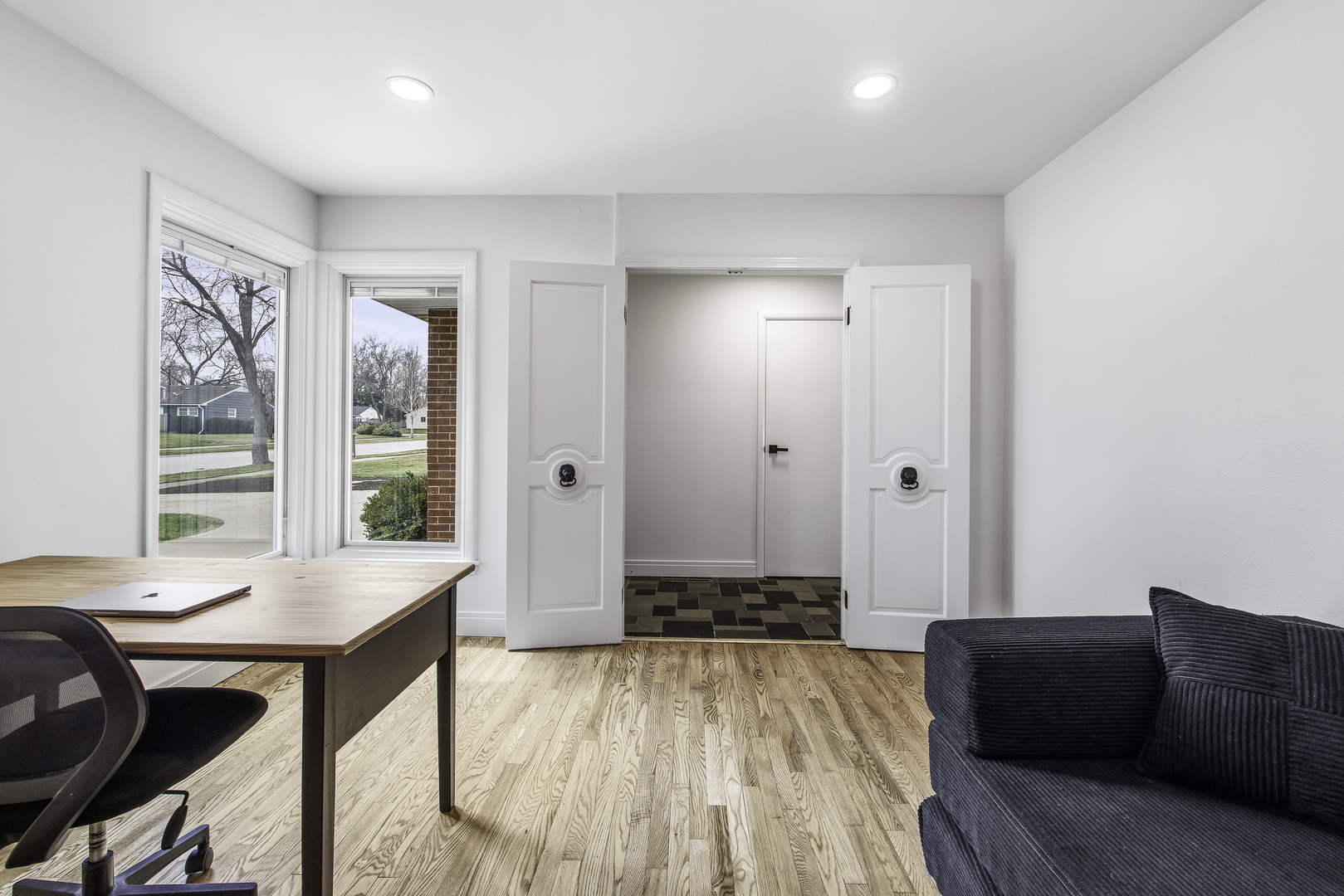 904 W Lynnwood Avenue, Arlington Heights, IL 60004