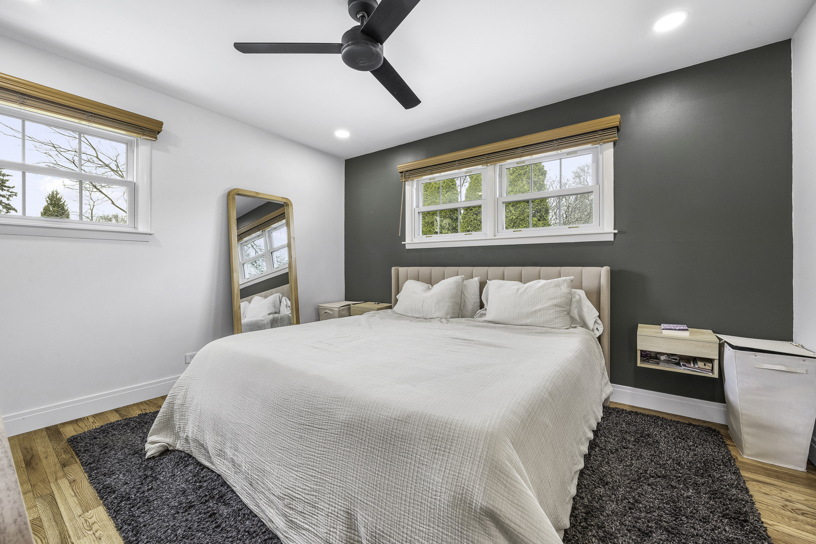 904 W Lynnwood Avenue, Arlington Heights, IL 60004