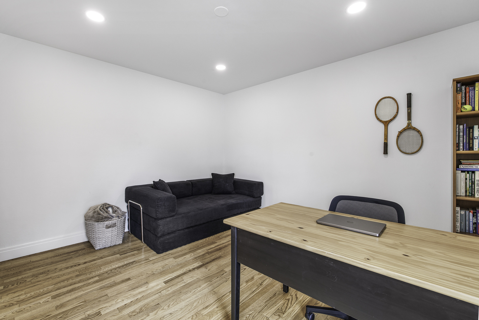 904 W Lynnwood Avenue, Arlington Heights, IL 60004