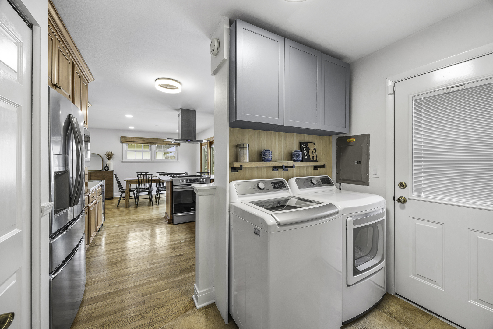 904 W Lynnwood Avenue, Arlington Heights, IL 60004