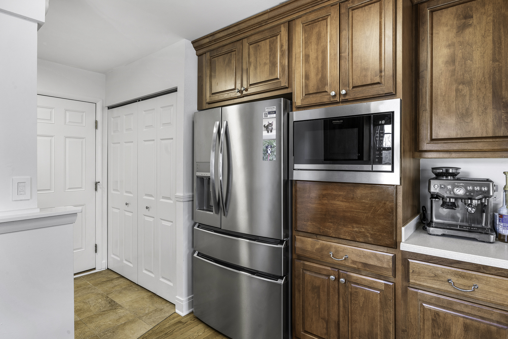 904 W Lynnwood Avenue, Arlington Heights, IL 60004