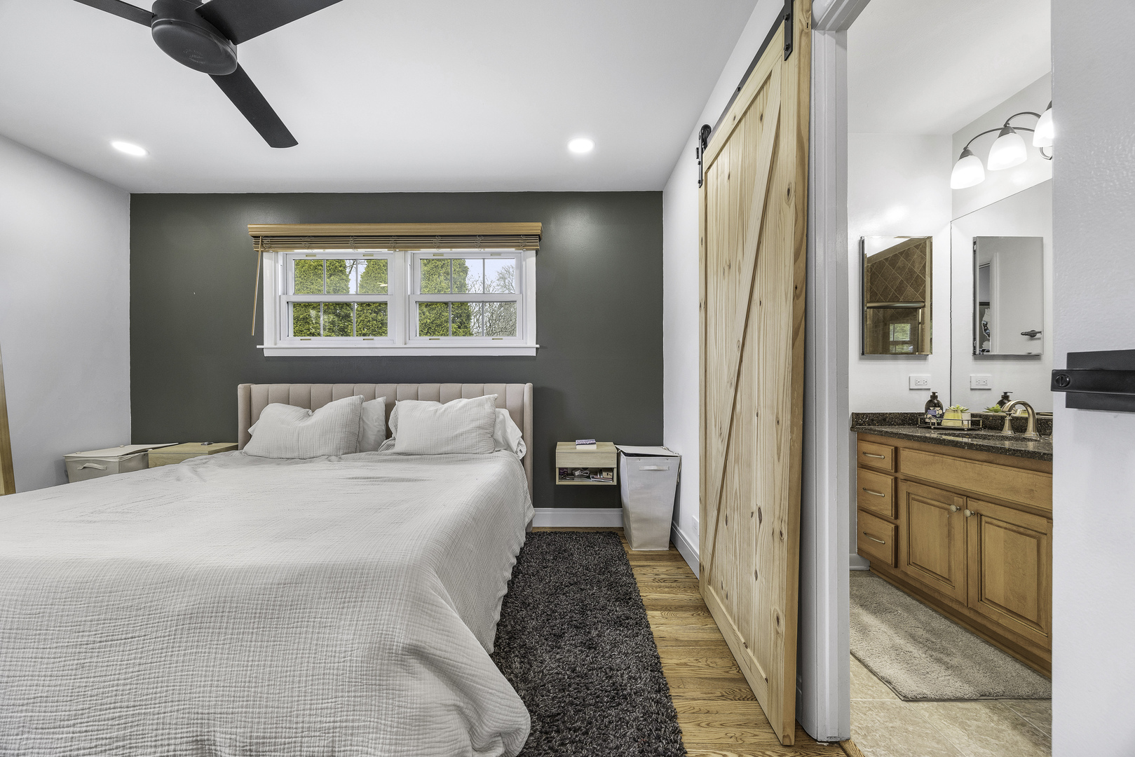 904 W Lynnwood Avenue, Arlington Heights, IL 60004