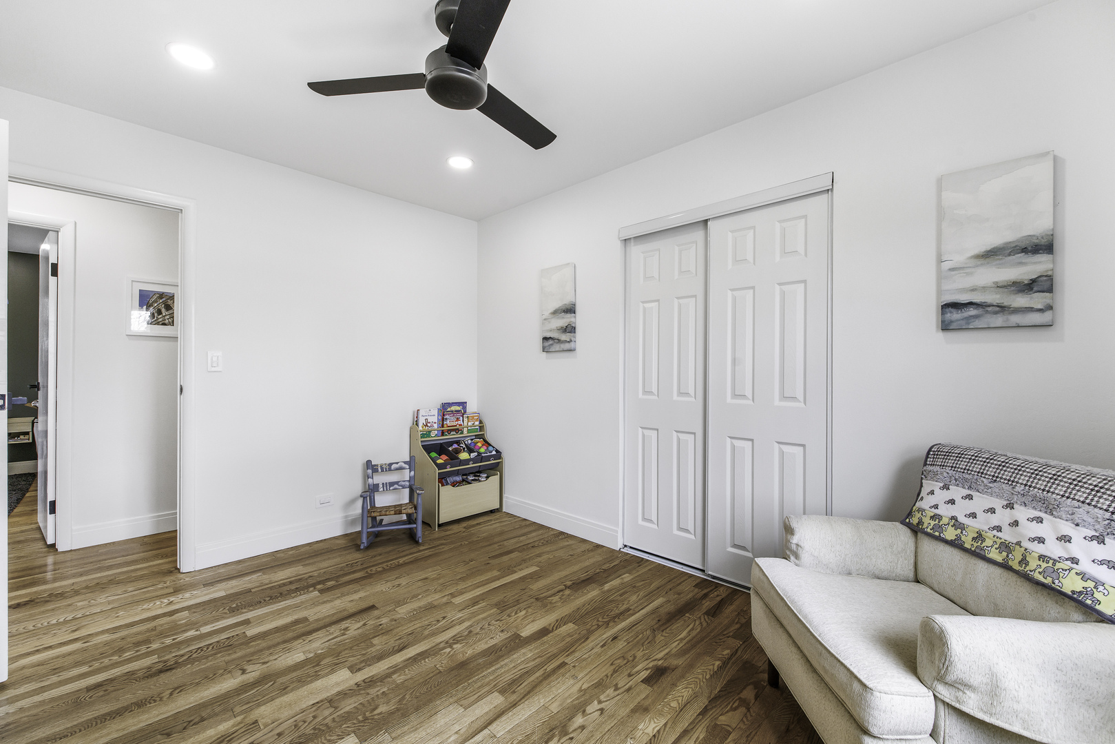 904 W Lynnwood Avenue, Arlington Heights, IL 60004