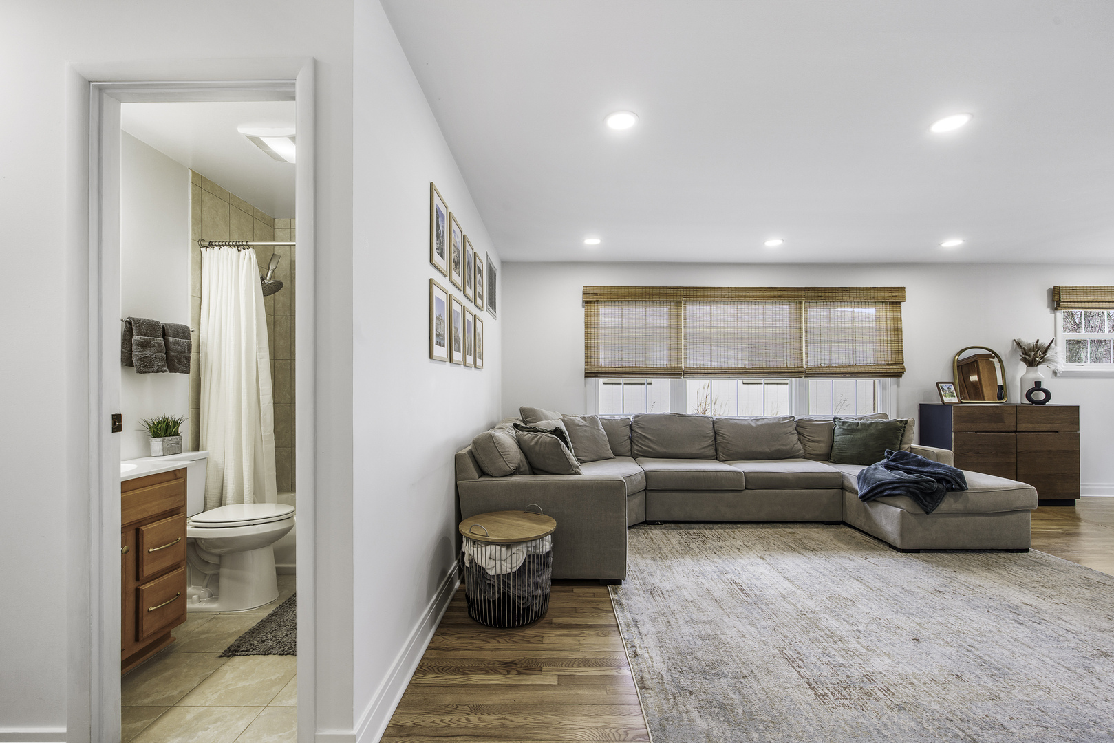 904 W Lynnwood Avenue, Arlington Heights, IL 60004